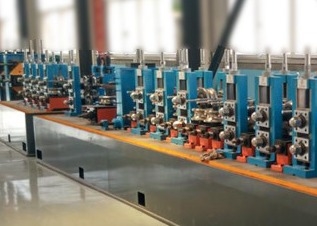 Carbon Steel Square 2.5mm Tube Mill Machine 30mm/Min Steel Pipe Production Line